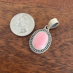 Pink Conch Oval Pendant Necklace